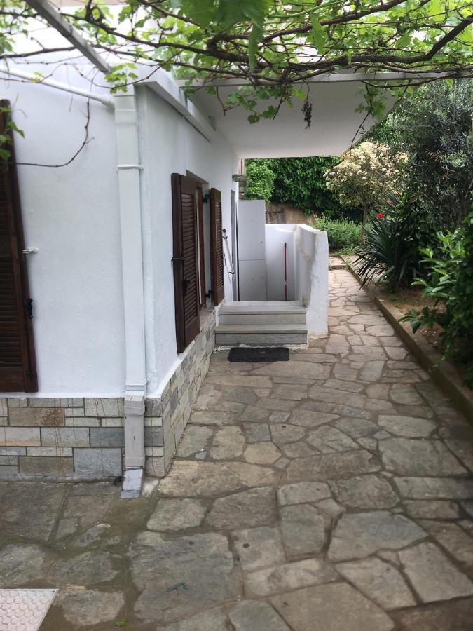 Traditional Villa Appartment With Garden, Also For Gatherings ,15 Minutes From Thessaloniki Airport Εξωτερικό φωτογραφία